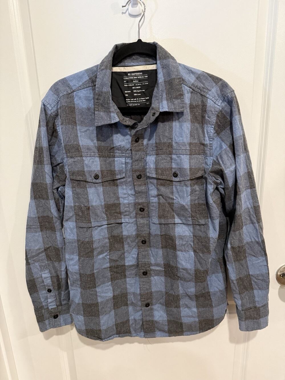REI Co-Op Blue Flannel Long Sleeve Shirt Mens Size Medium 100% Organic Cotton